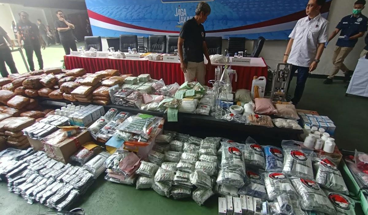 Geger! Polda Metro Bongkar Pabrik Narkoba Pil Jin di Semarang, Oknum Aparat Terseret